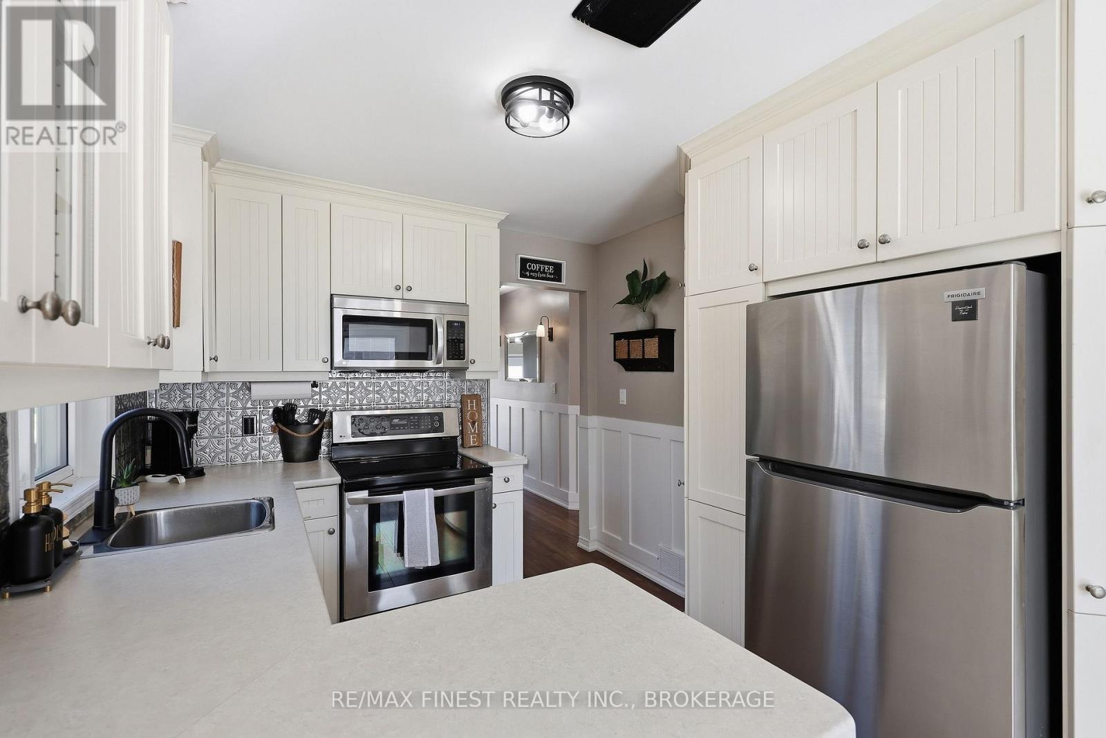 1377 BRACKENWOOD CRESCENT - 15