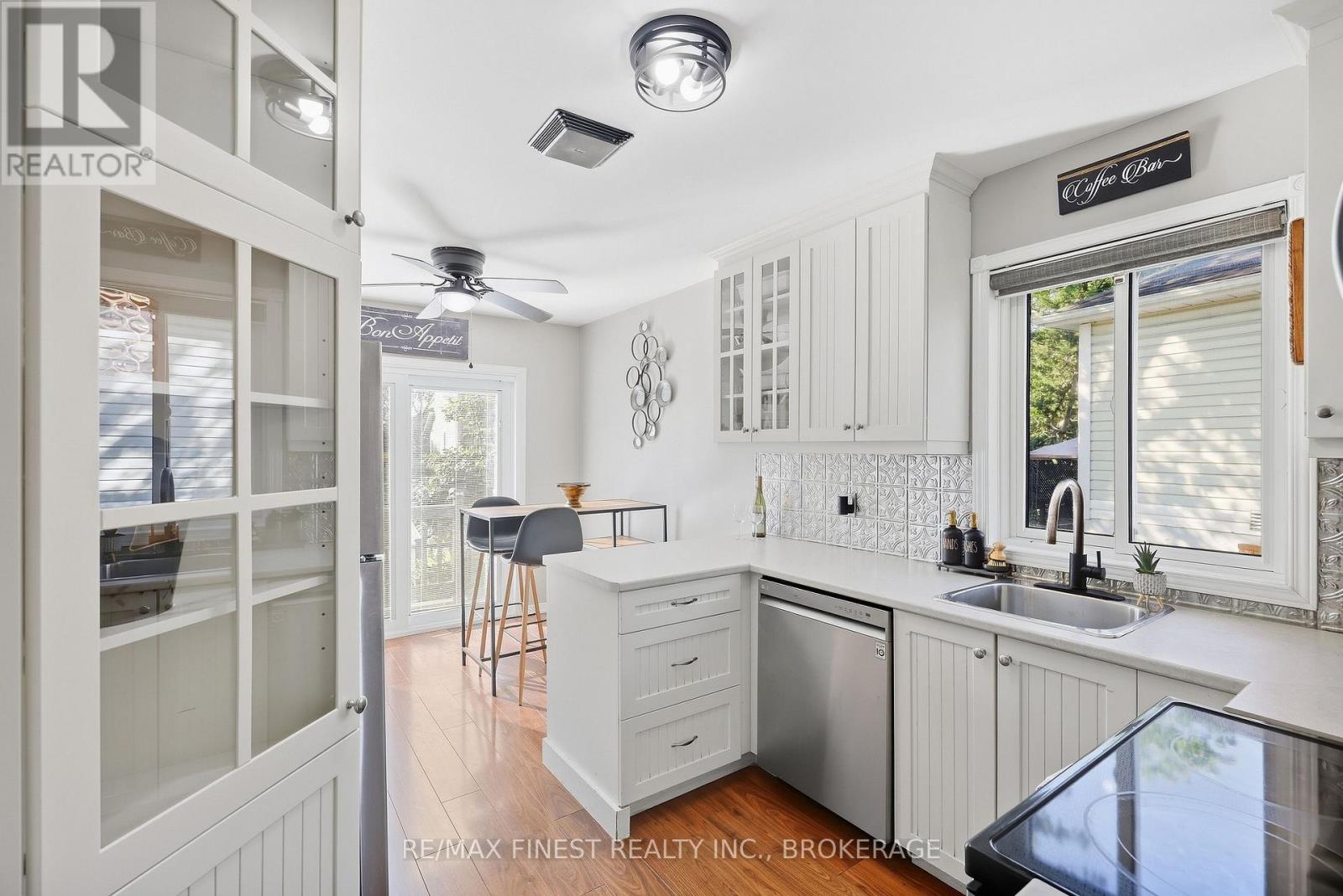 1377 BRACKENWOOD CRESCENT - 12