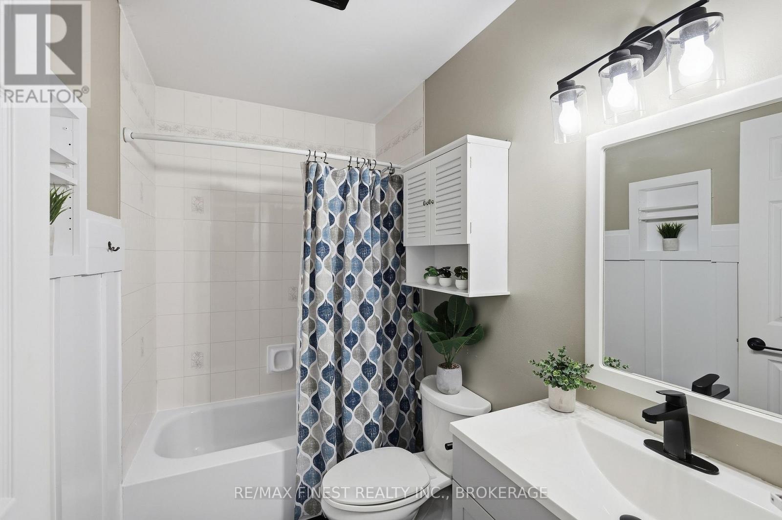 1377 BRACKENWOOD CRESCENT - 29