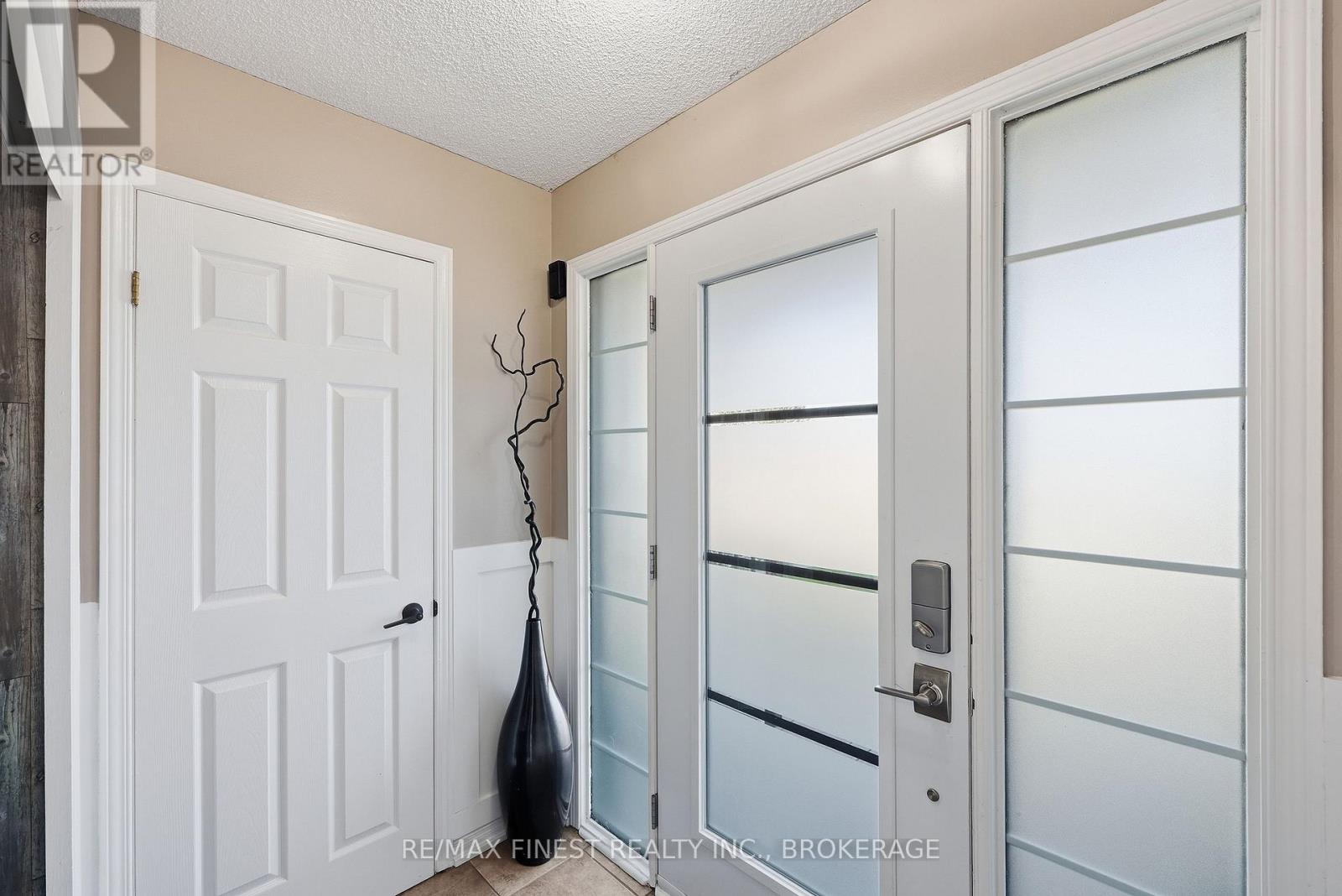 1377 BRACKENWOOD CRESCENT - 7