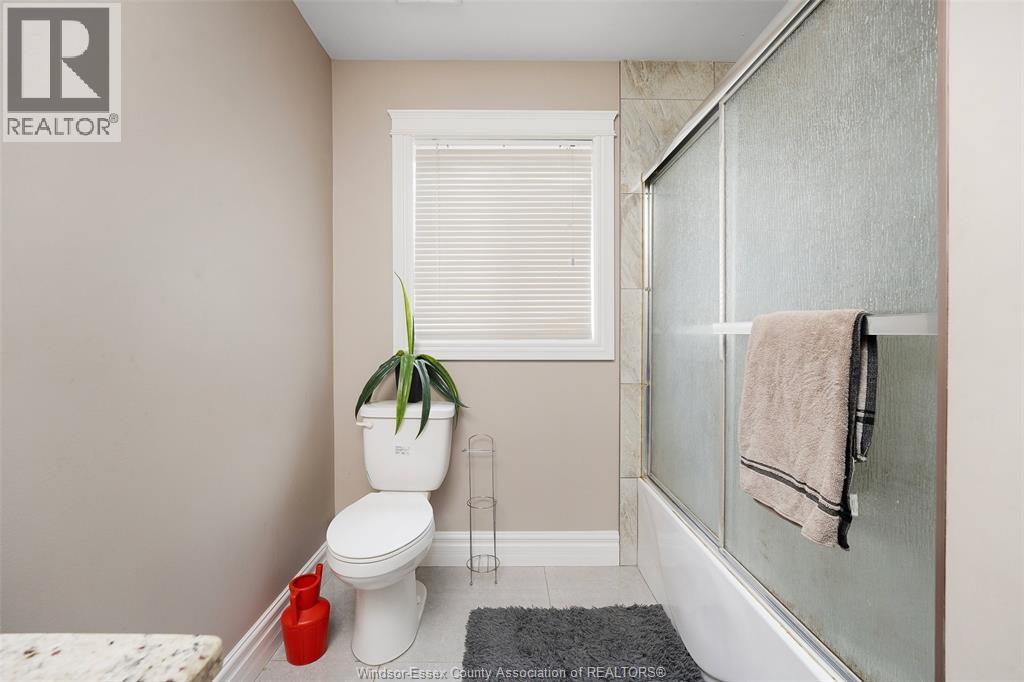 2340 RANKIN AVENUE - 21