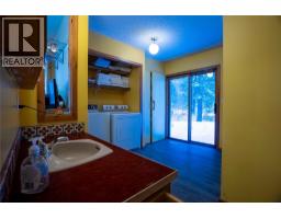 3014 Mcinnes Road, Revelstoke, BC V0E2S0 Photo 32
