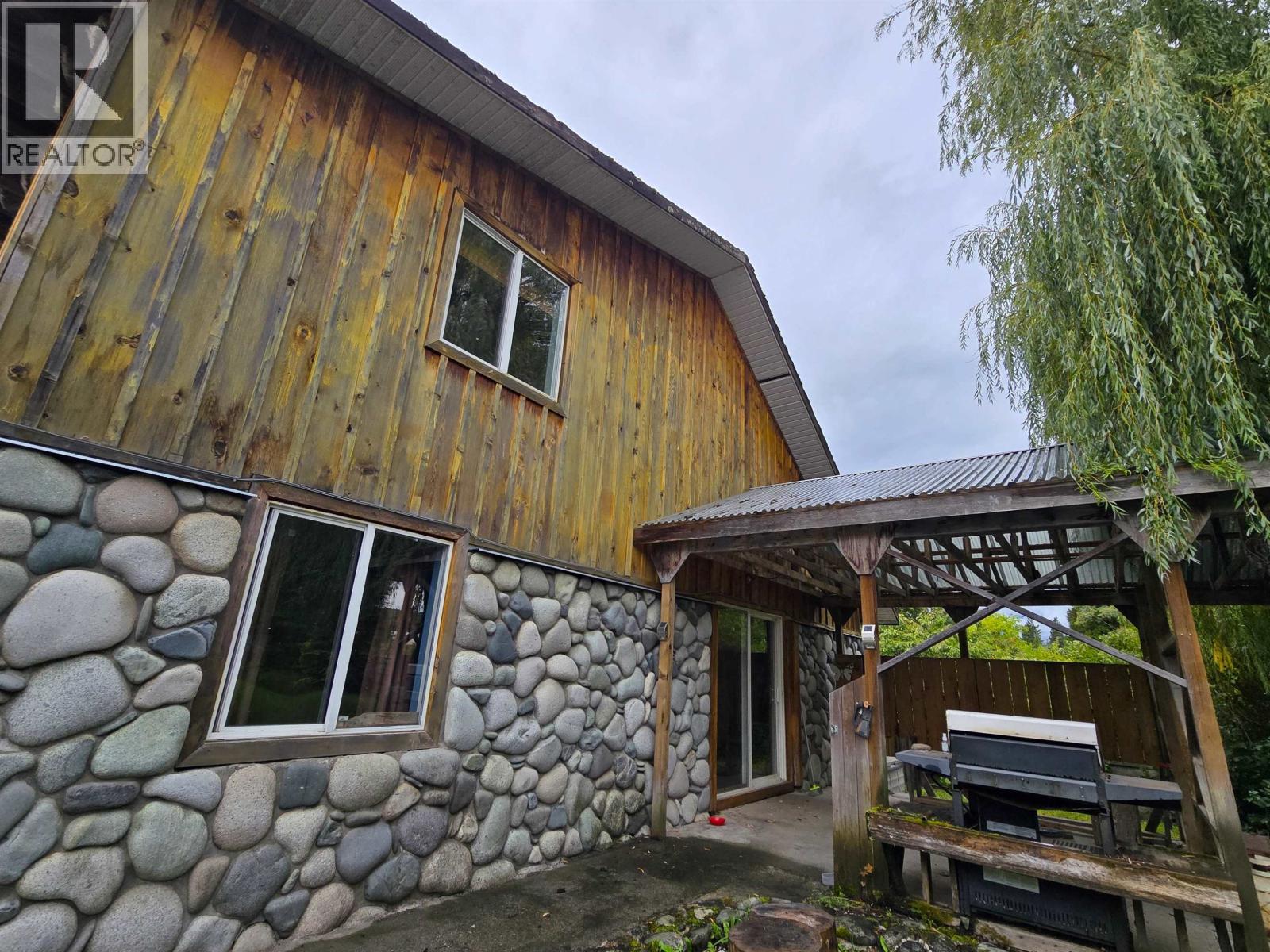 5024 AGAR AVENUE - 26