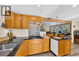 4pc Bathroom - 199 Farleigh Lake Road, Penticton, BC V2A6J7 Photo 6
