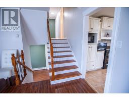 40 Bartons Road thumbnail 21