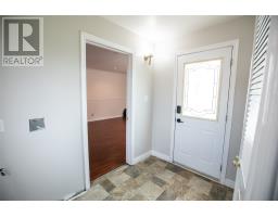 40 Bartons Road thumbnail 9