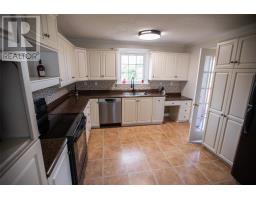 40 Bartons Road thumbnail 42