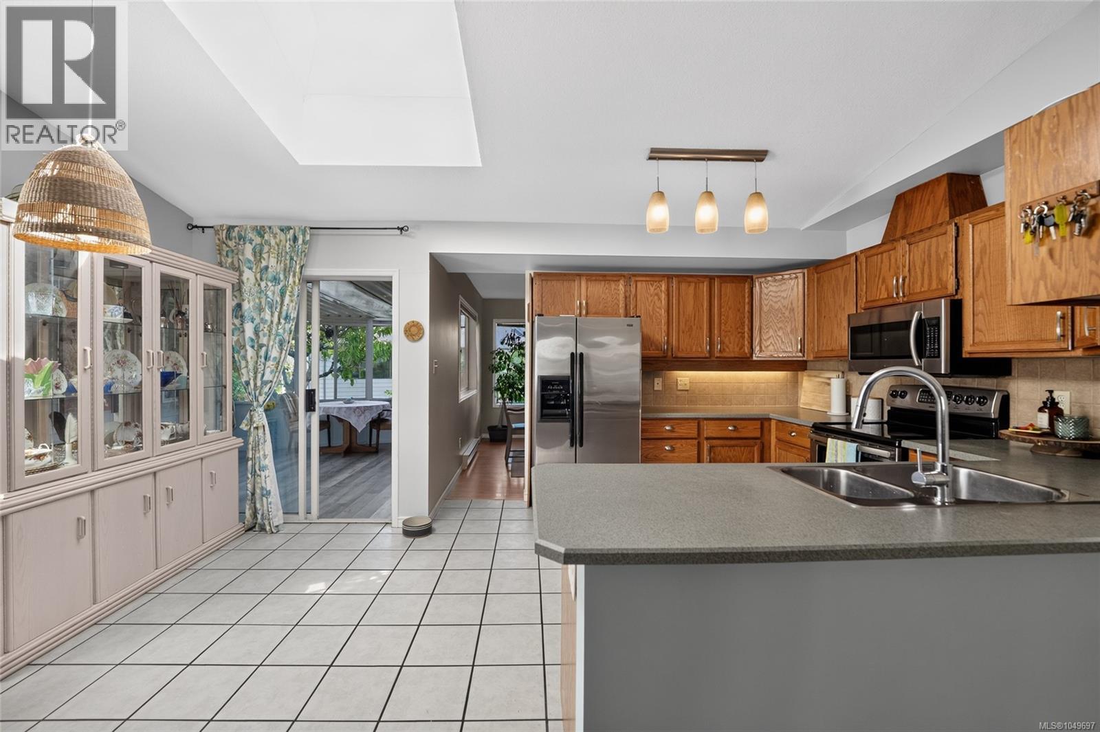 3560 Falcon Dr - Image 20
