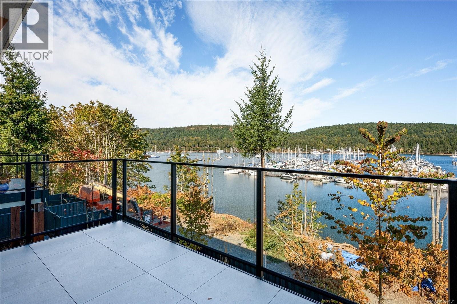 #7 152 Marina View Dr - 1