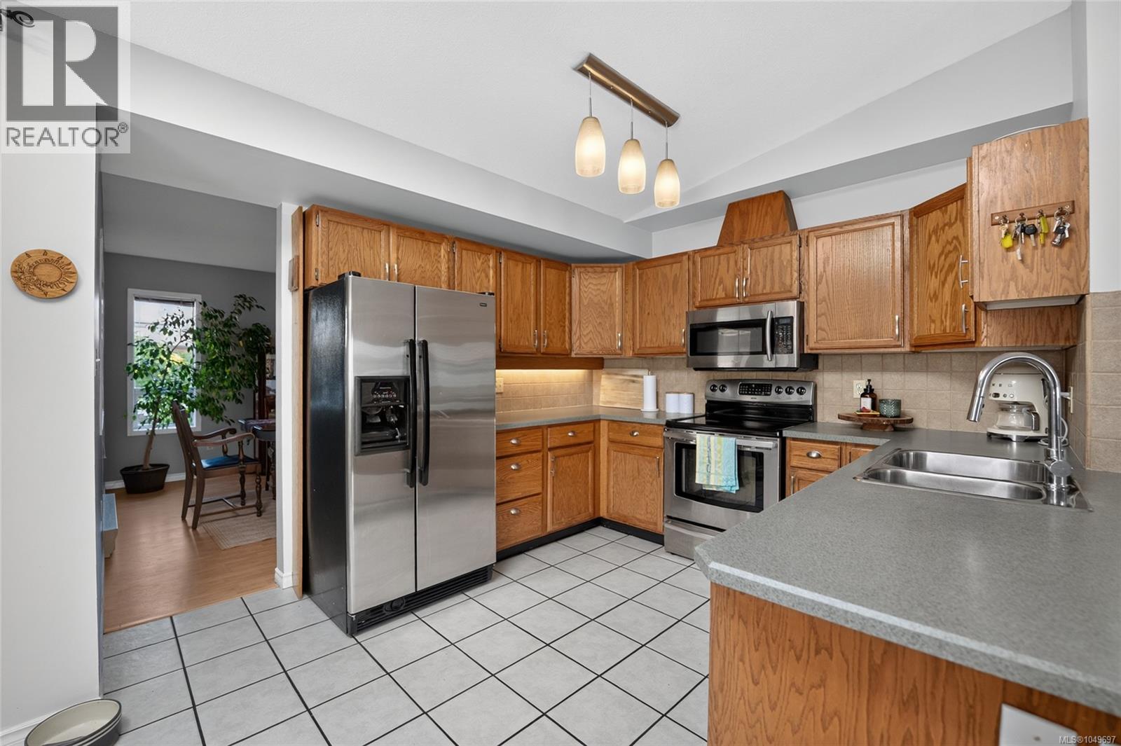 3560 Falcon Dr - 17