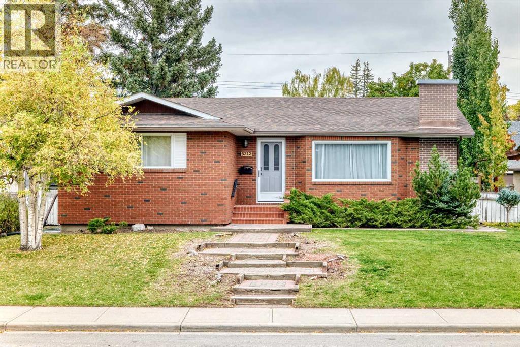 5712 Lakeview Drive SW, Calgary, Alberta, T3E5S4