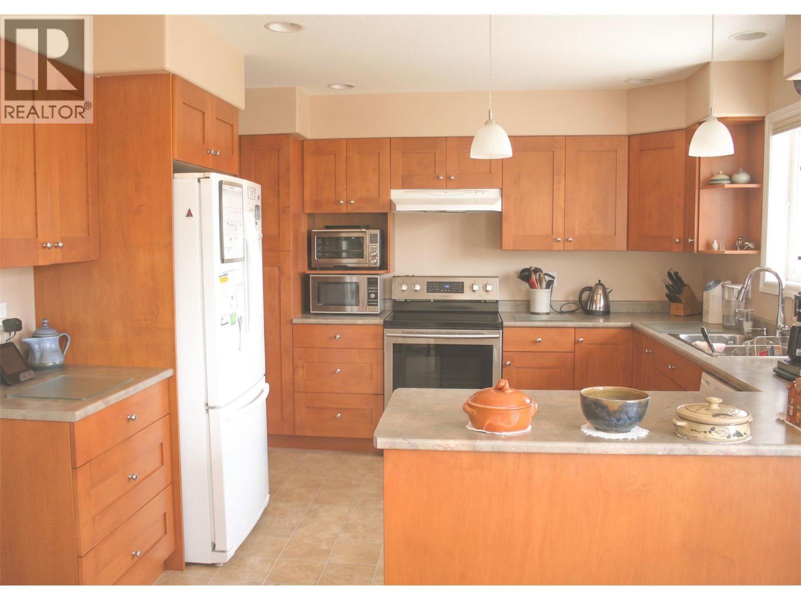 1985 Stikine Place - 3