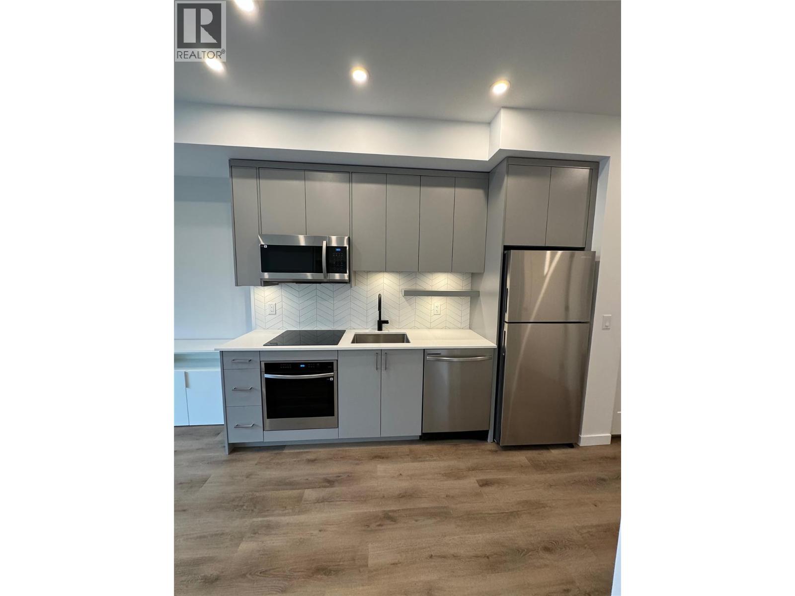 #445 1274 Devonshire Avenue - 13