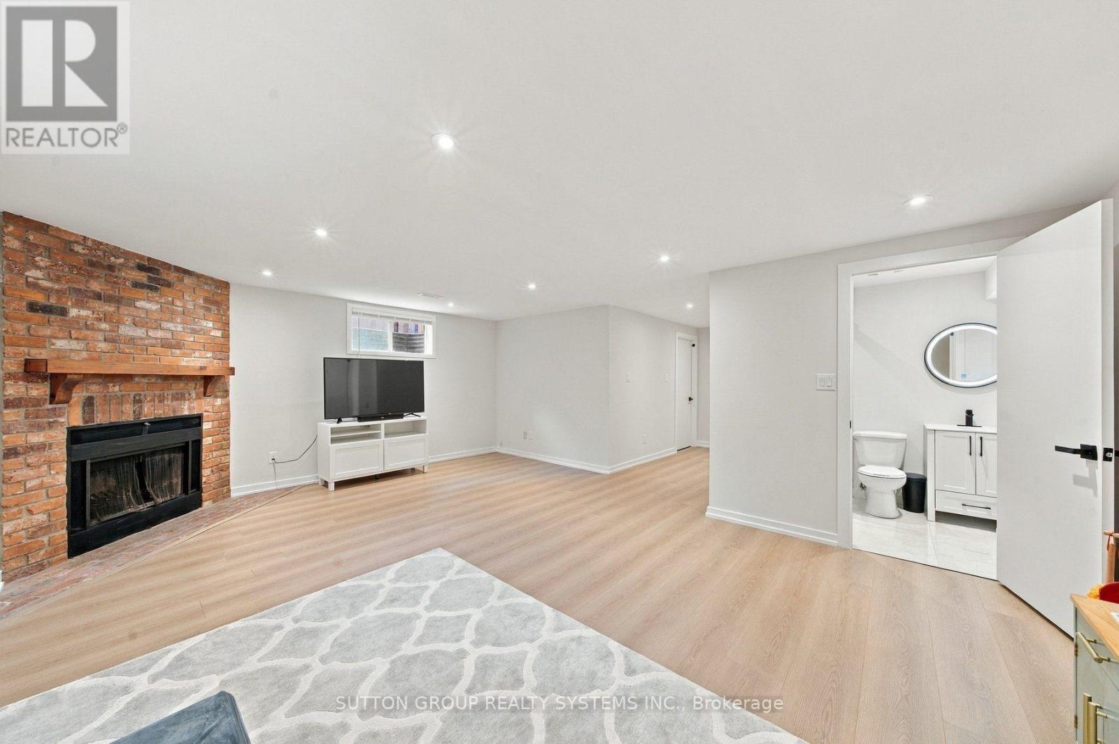 2250 MUNN'S AVENUE - 25