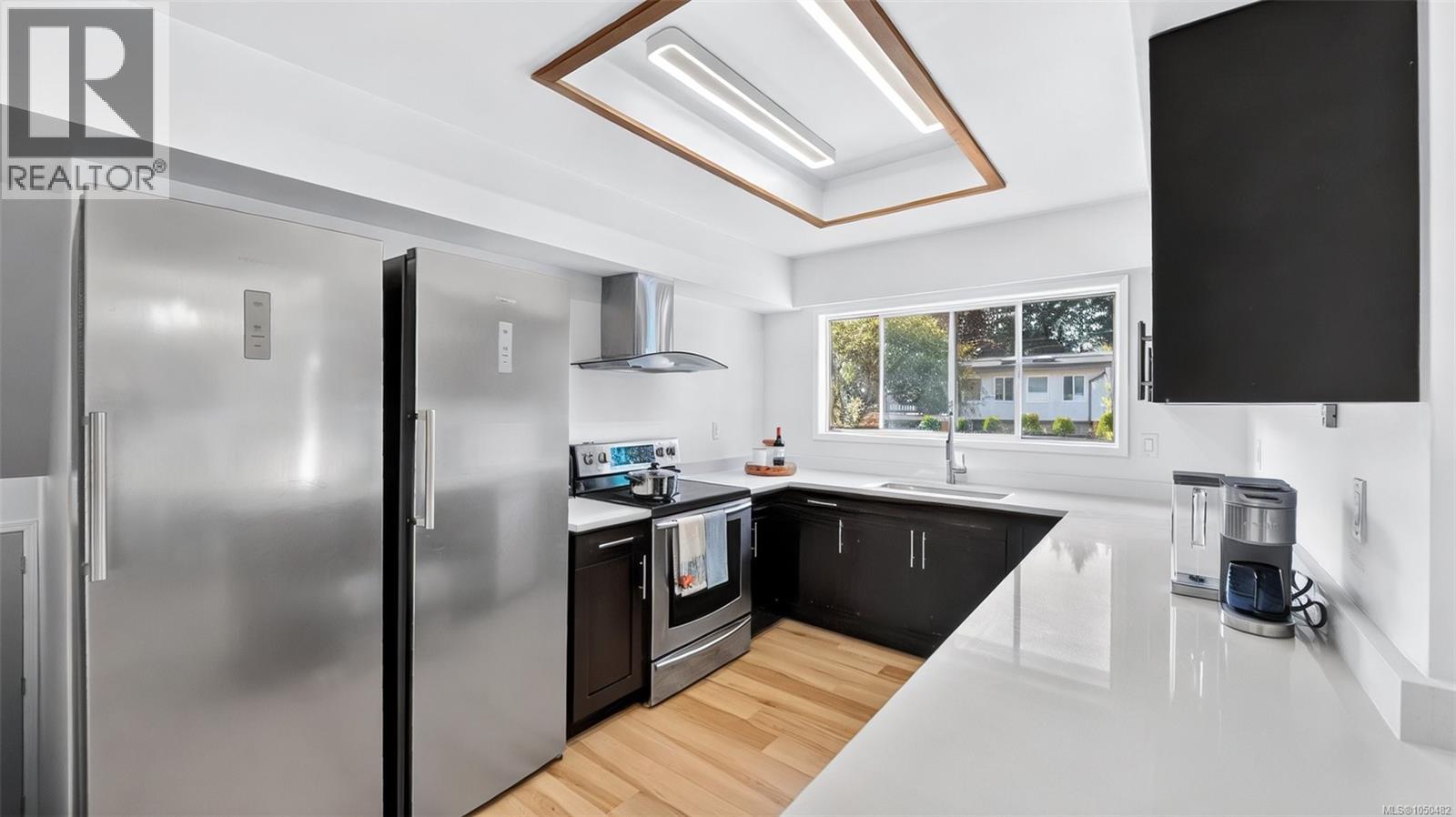  1857 Hillcrest Avenue, Saanich