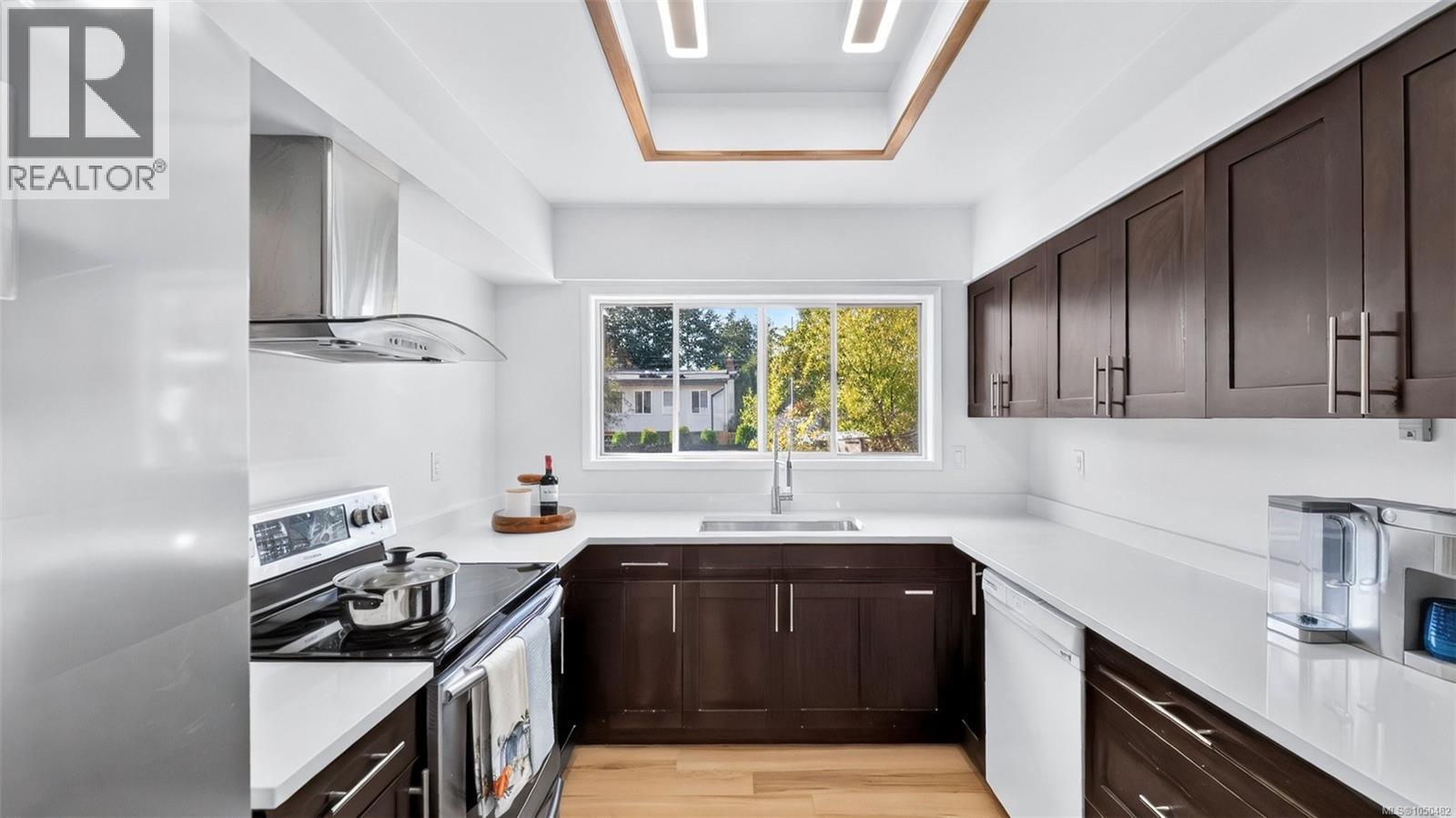  1857 Hillcrest Avenue, Saanich