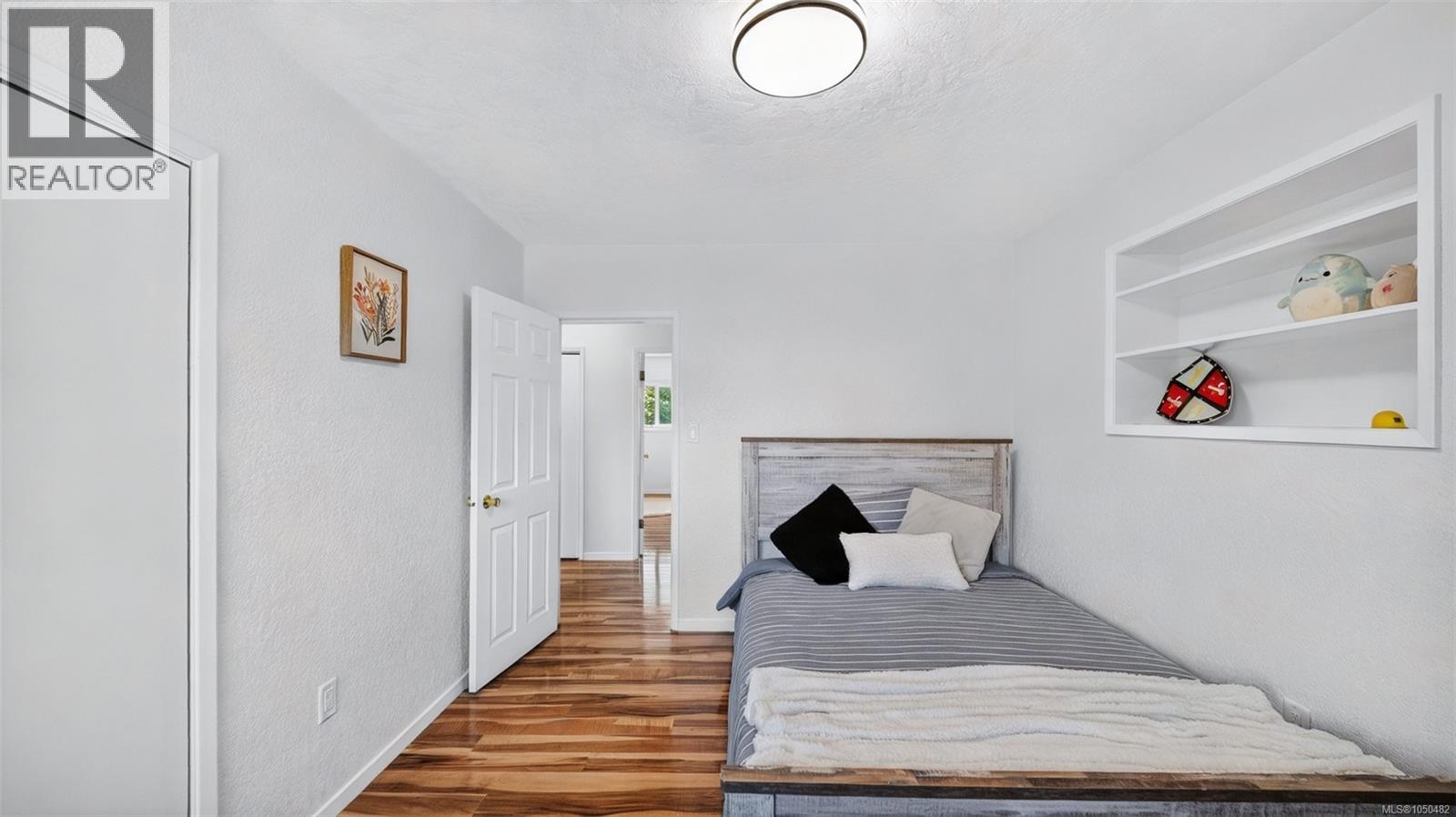  1857 Hillcrest Avenue, Saanich