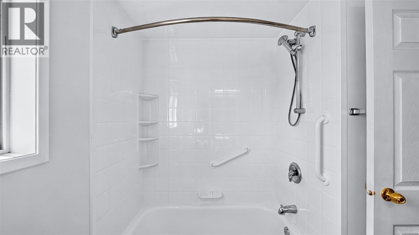  1857 Hillcrest Avenue, Saanich