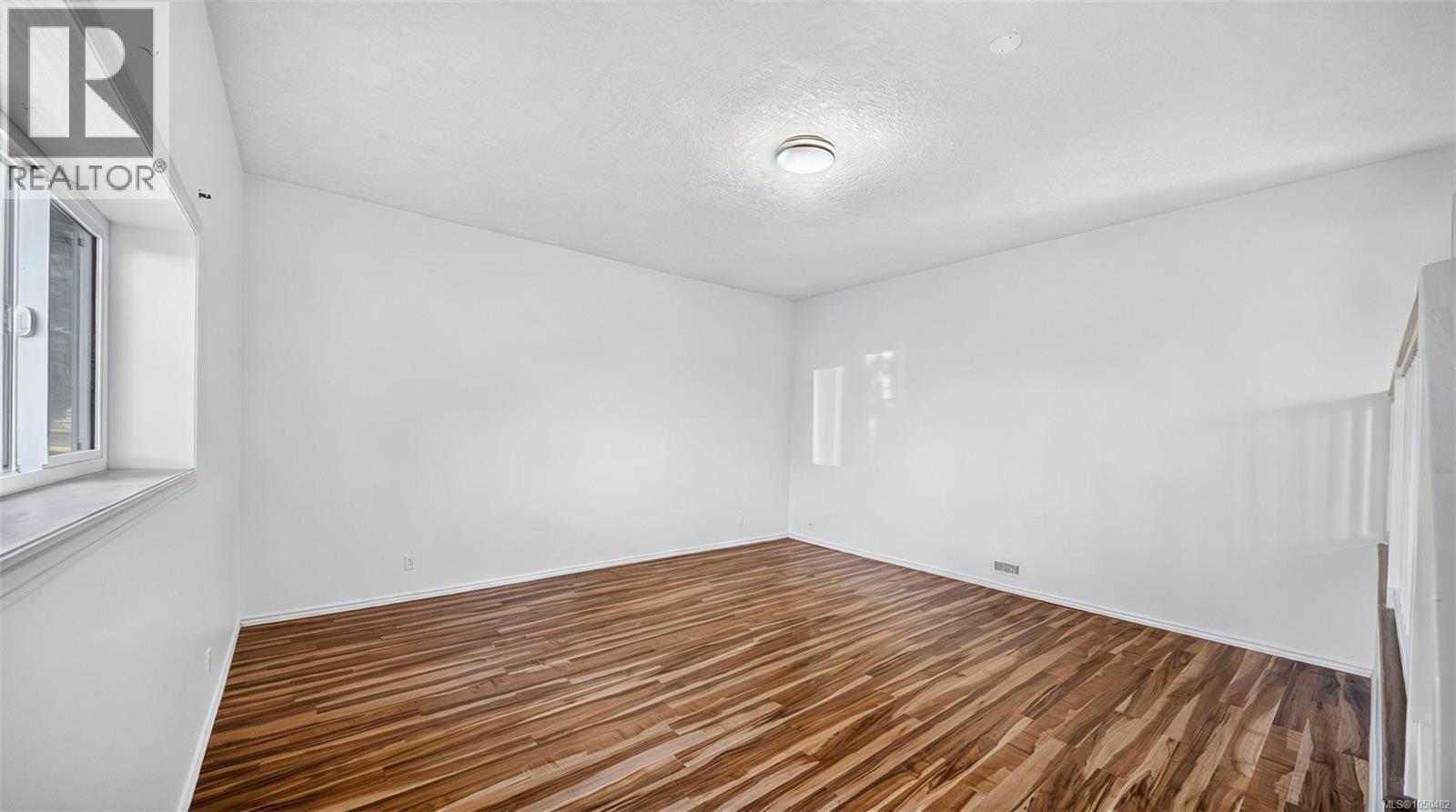 1857 Hillcrest Ave - 32