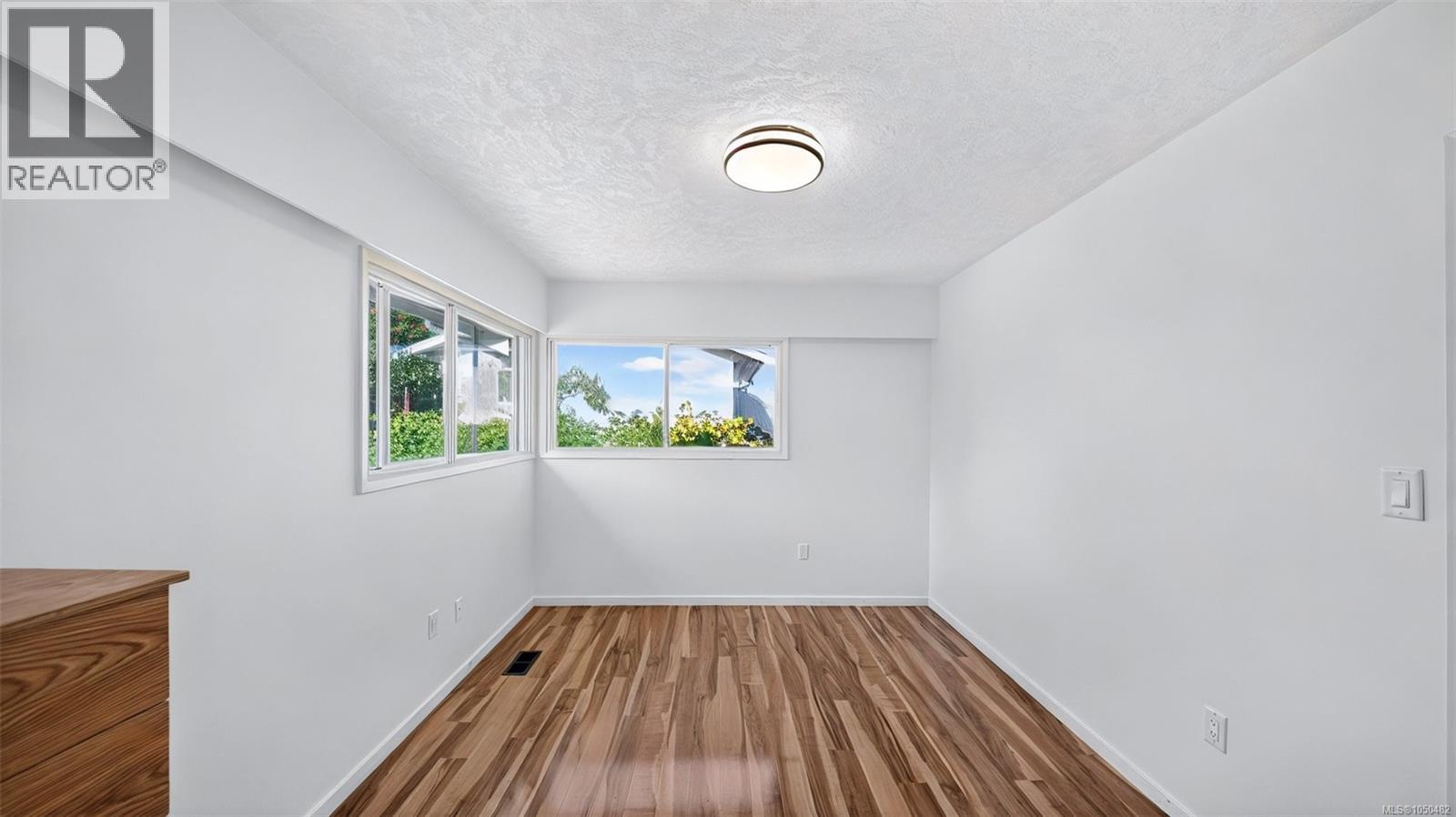 1857 Hillcrest Ave - 35