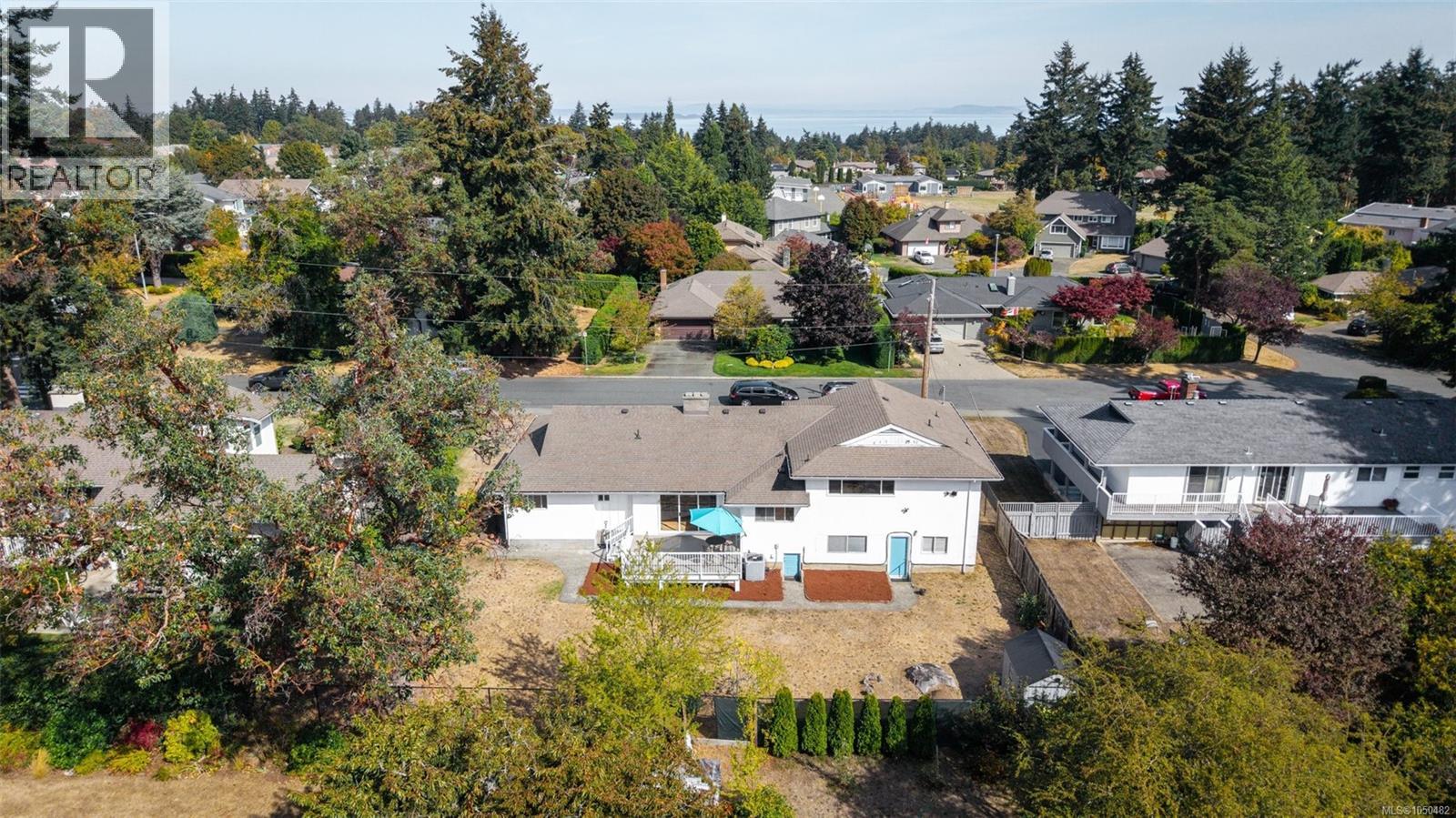  1857 Hillcrest Avenue, Saanich