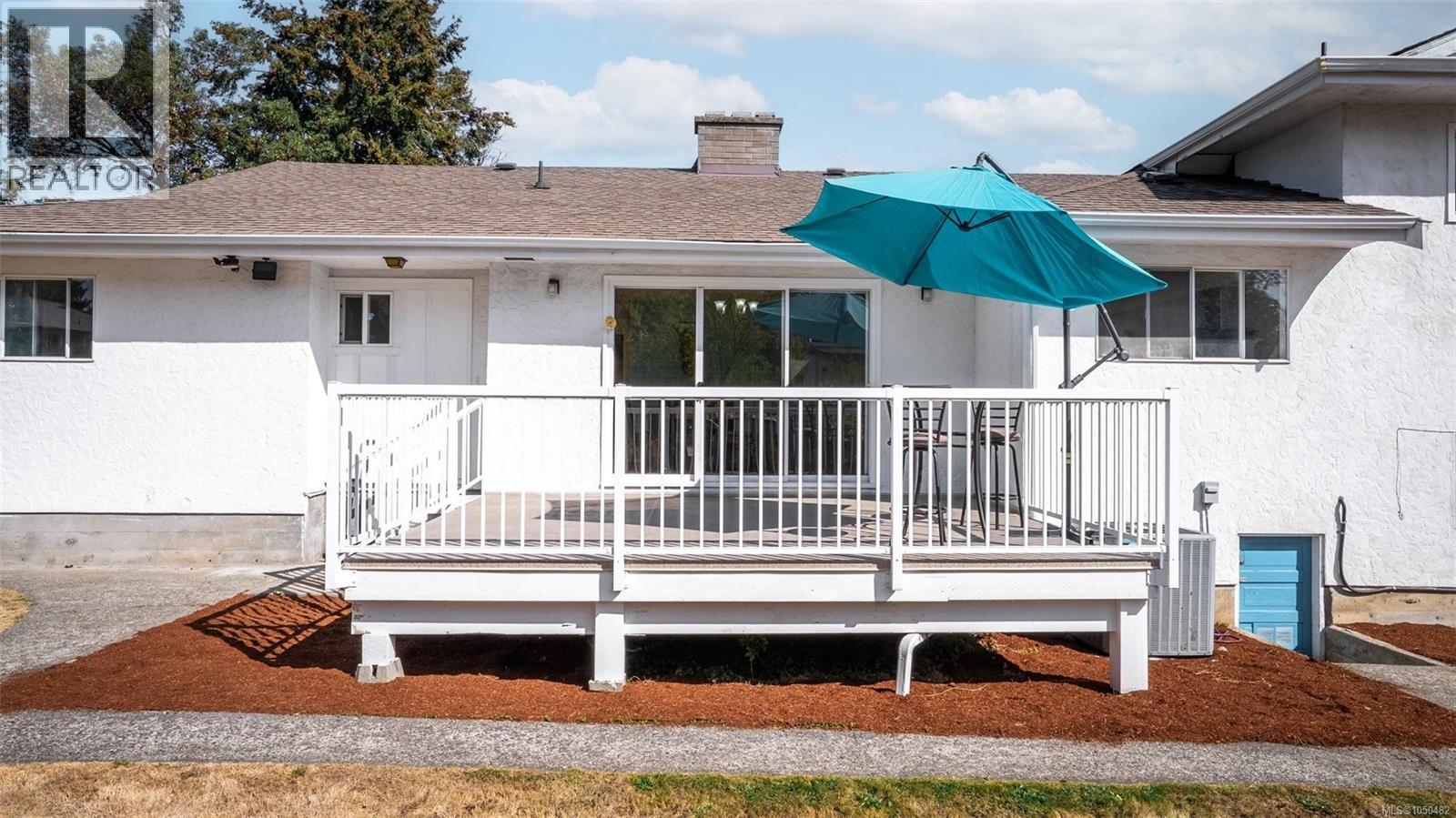  1857 Hillcrest Avenue, Saanich