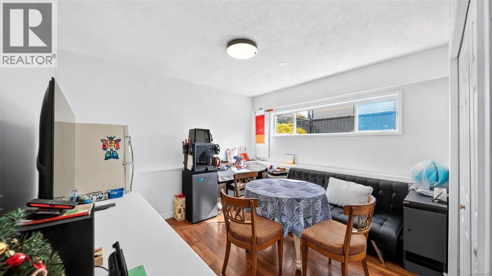 1857 Hillcrest Ave - 45