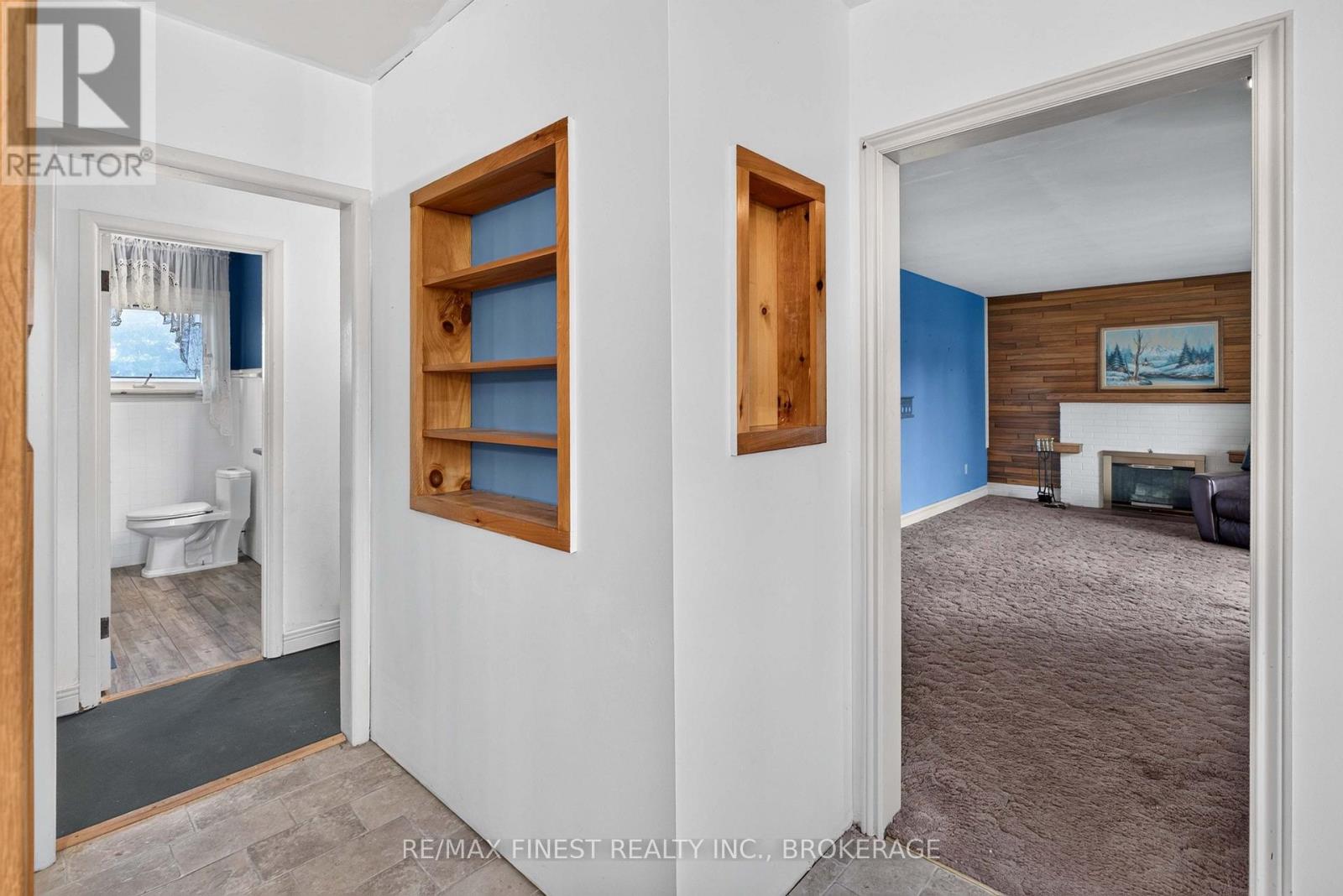 1045 MIDDLE ROAD - 12