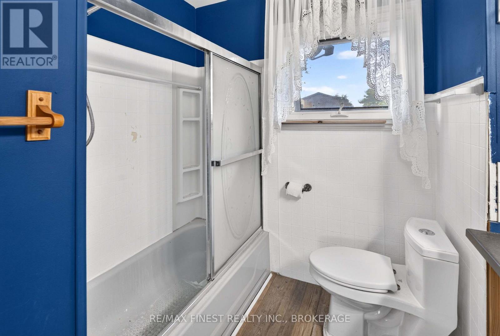 1045 MIDDLE ROAD - 15