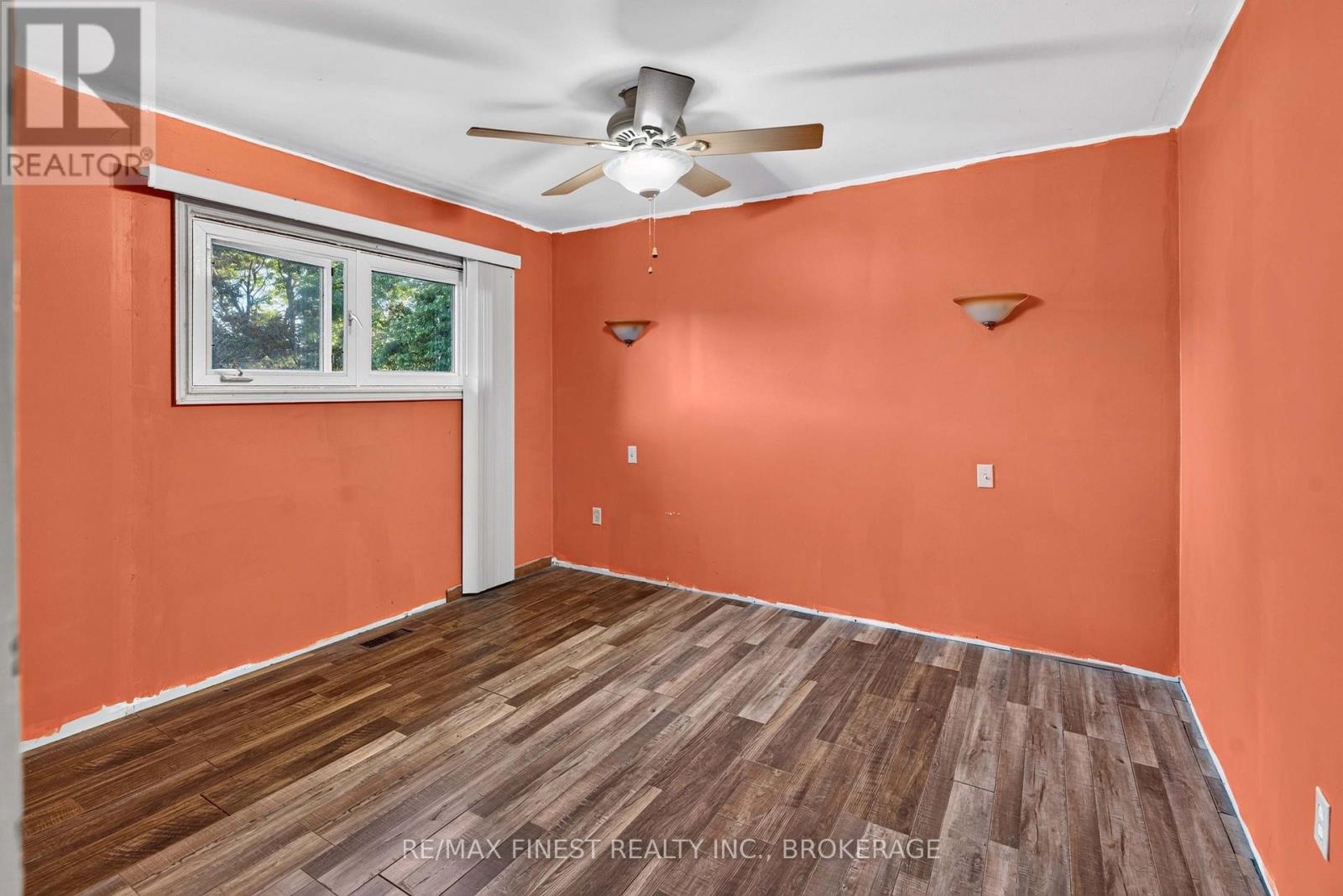 1045 MIDDLE ROAD - 17