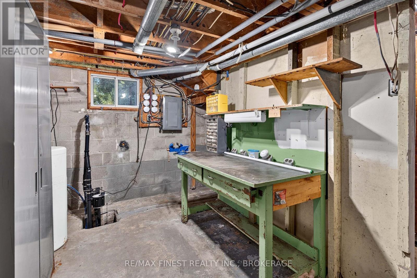 1045 MIDDLE ROAD - 22