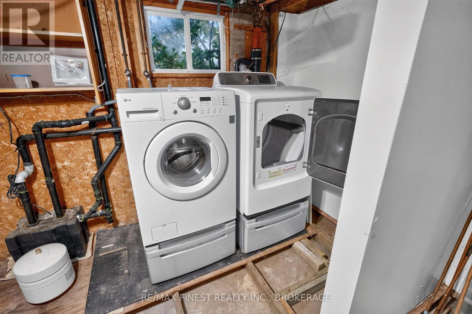 1045 MIDDLE ROAD - Image 23