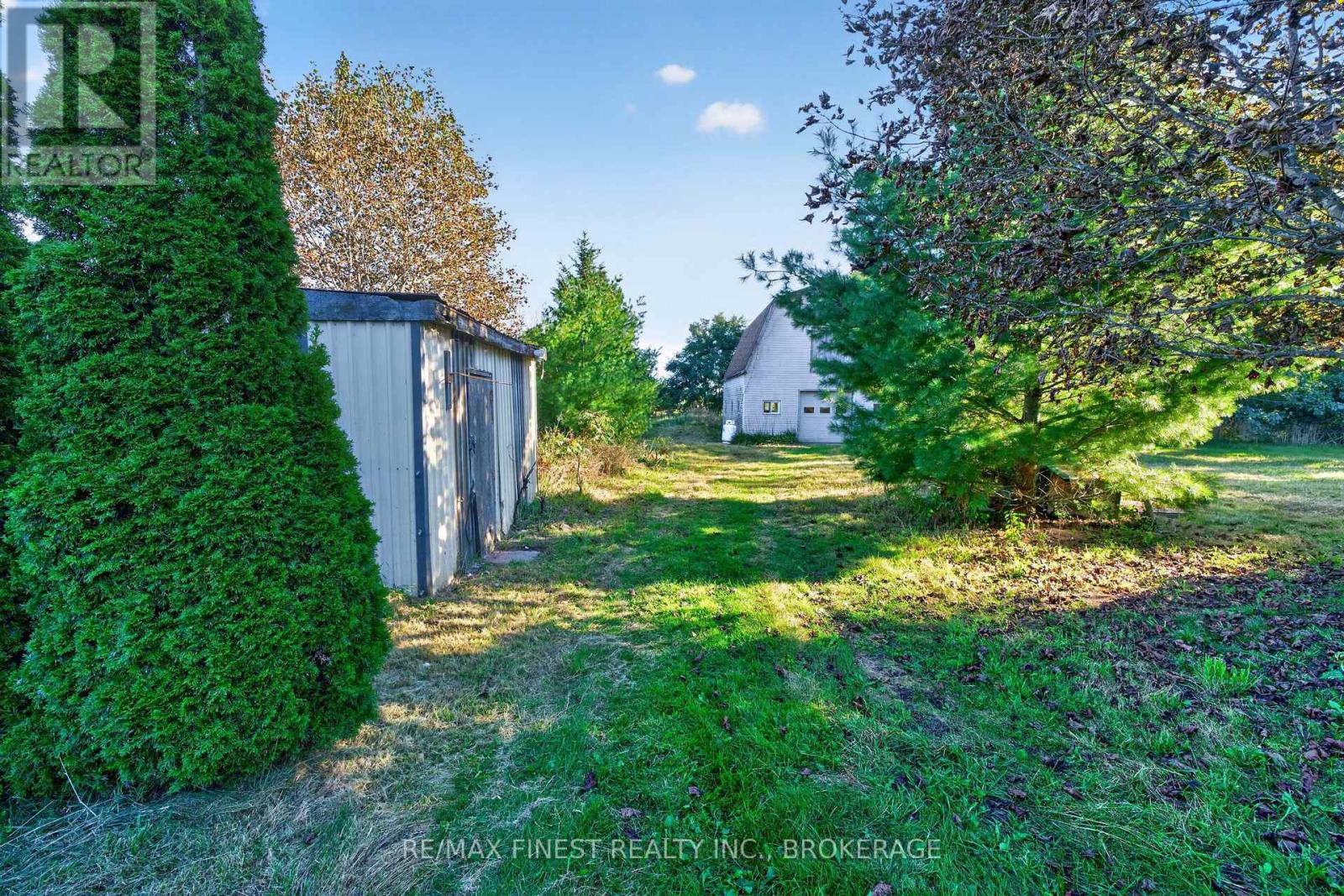 1045 MIDDLE ROAD - 27