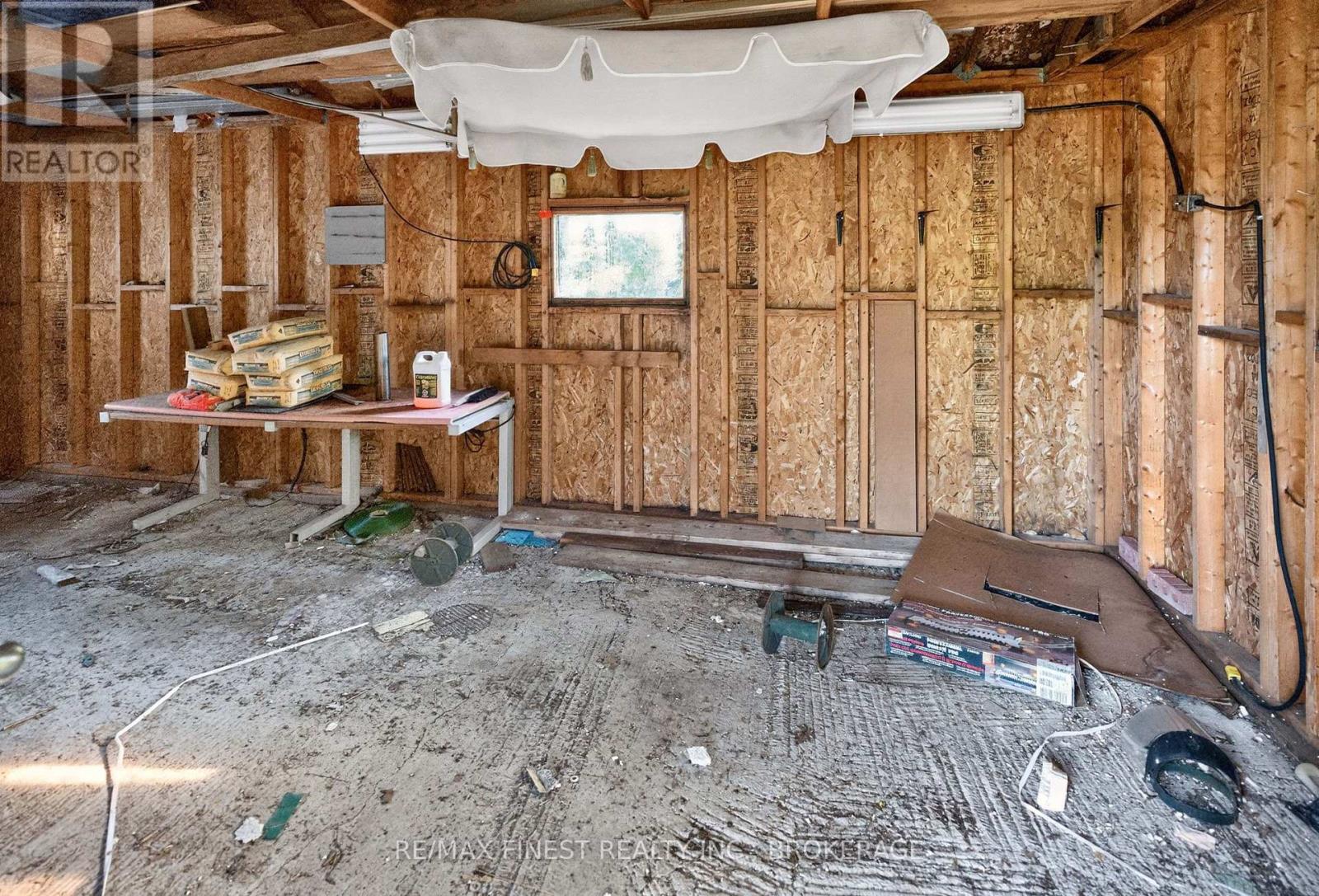 1045 MIDDLE ROAD - Image 35