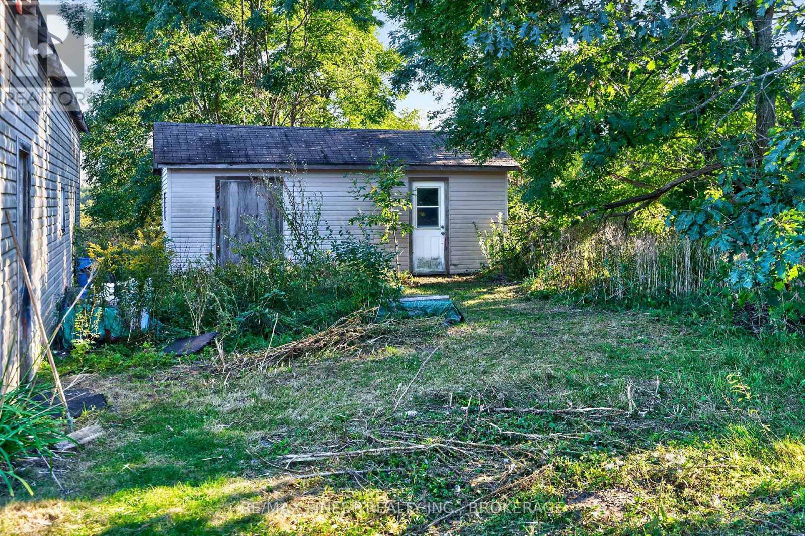 1045 MIDDLE ROAD - Image 40