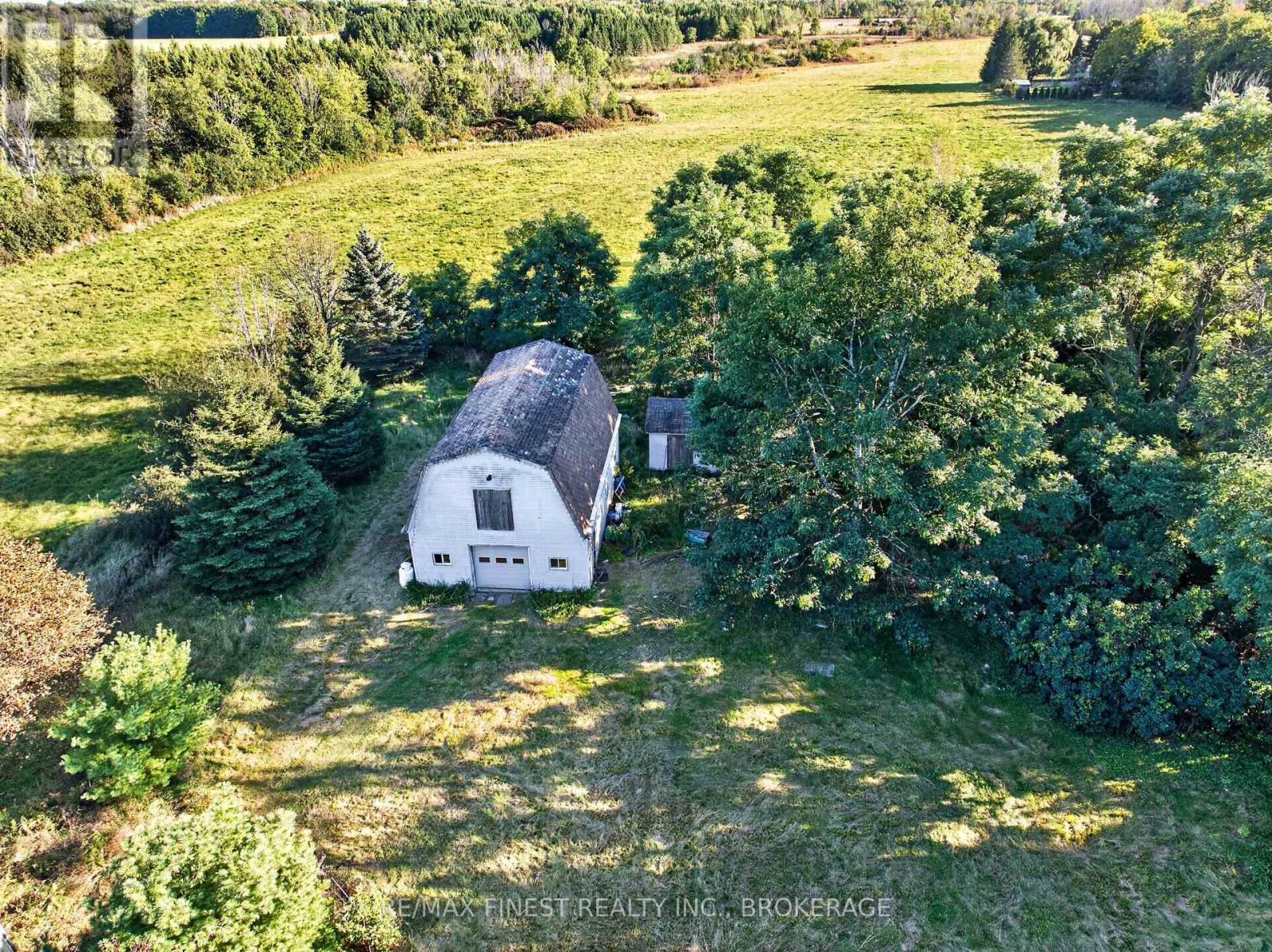 1045 MIDDLE ROAD - Image 44