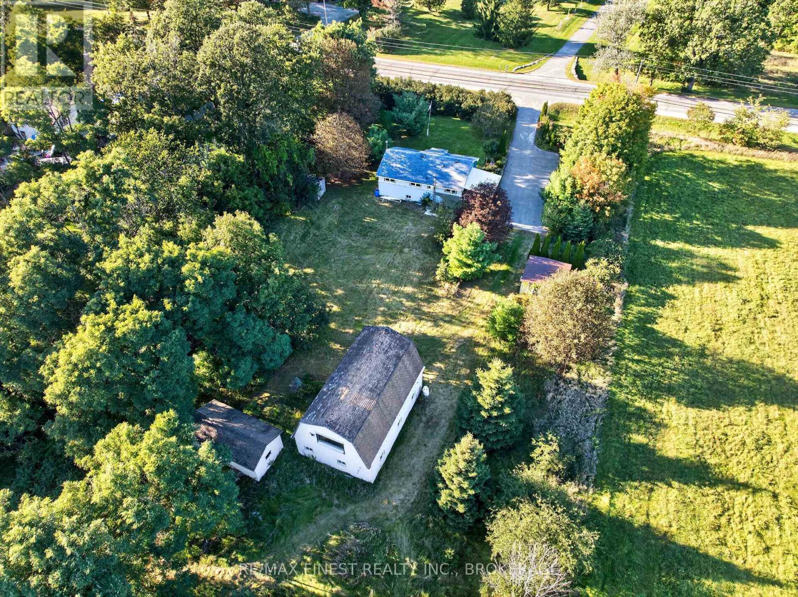 1045 MIDDLE ROAD - Image 48