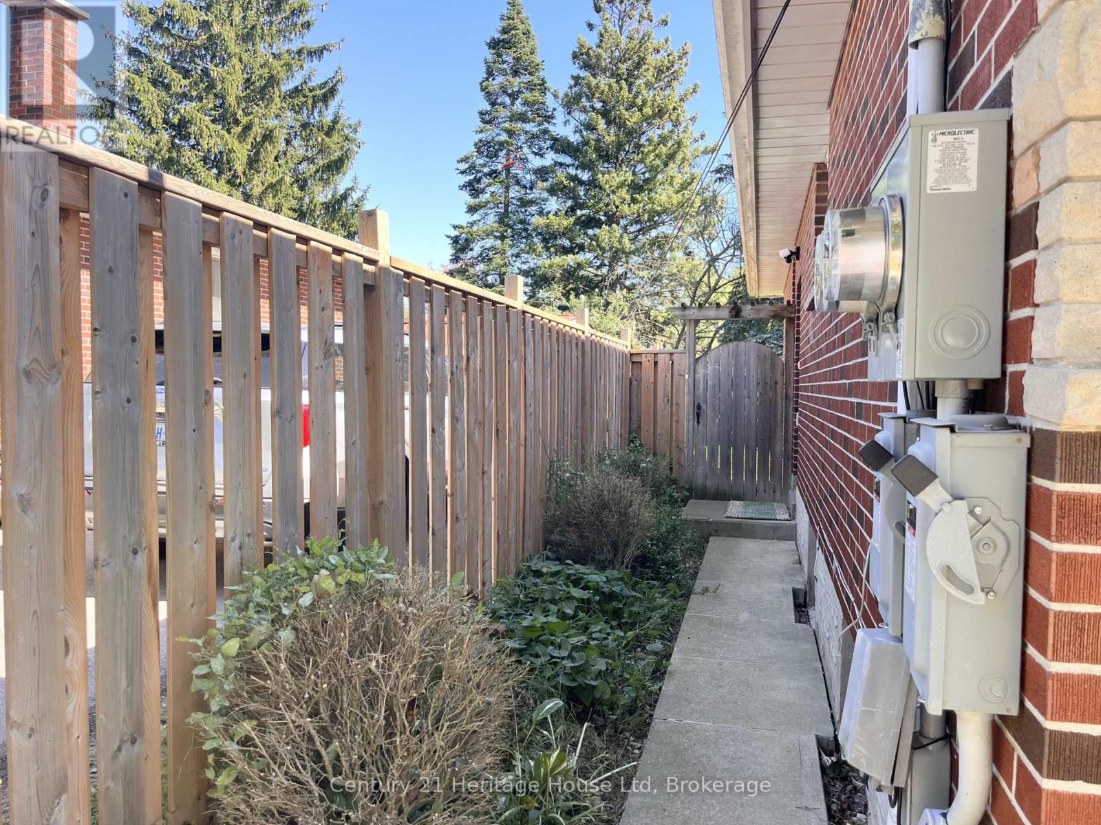 621 Eramosa Road — photo 4