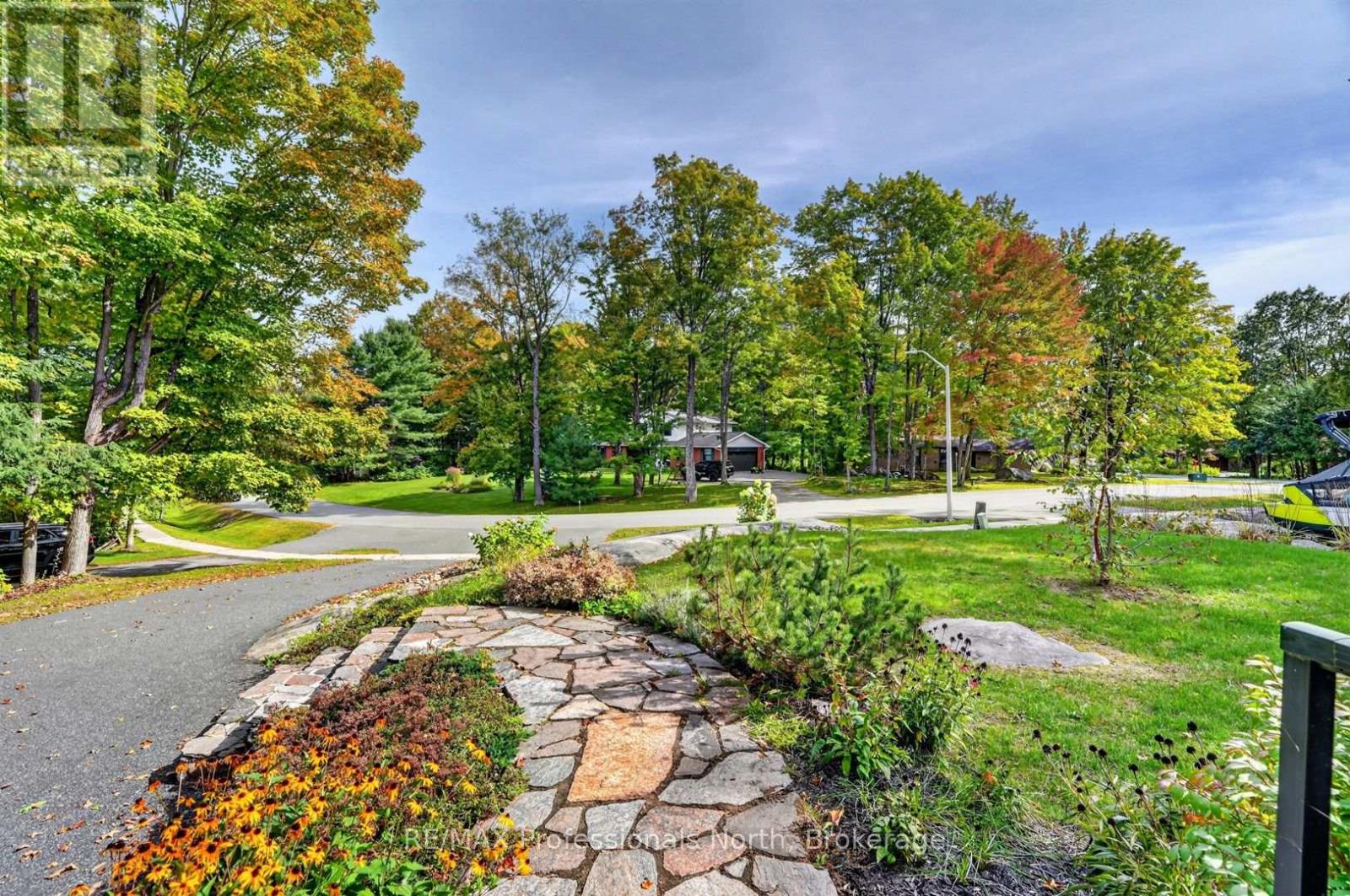 55 Westvale Drive, Bracebridge (Monck (Bracebridge)), Ontario, P1L1B3, Bracebridge (Monck (Bracebridge)), Ontario — photo 2 of 5