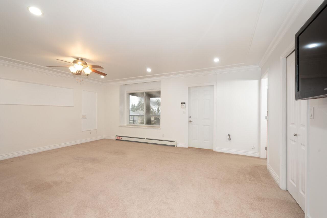 Photo 11 of 20