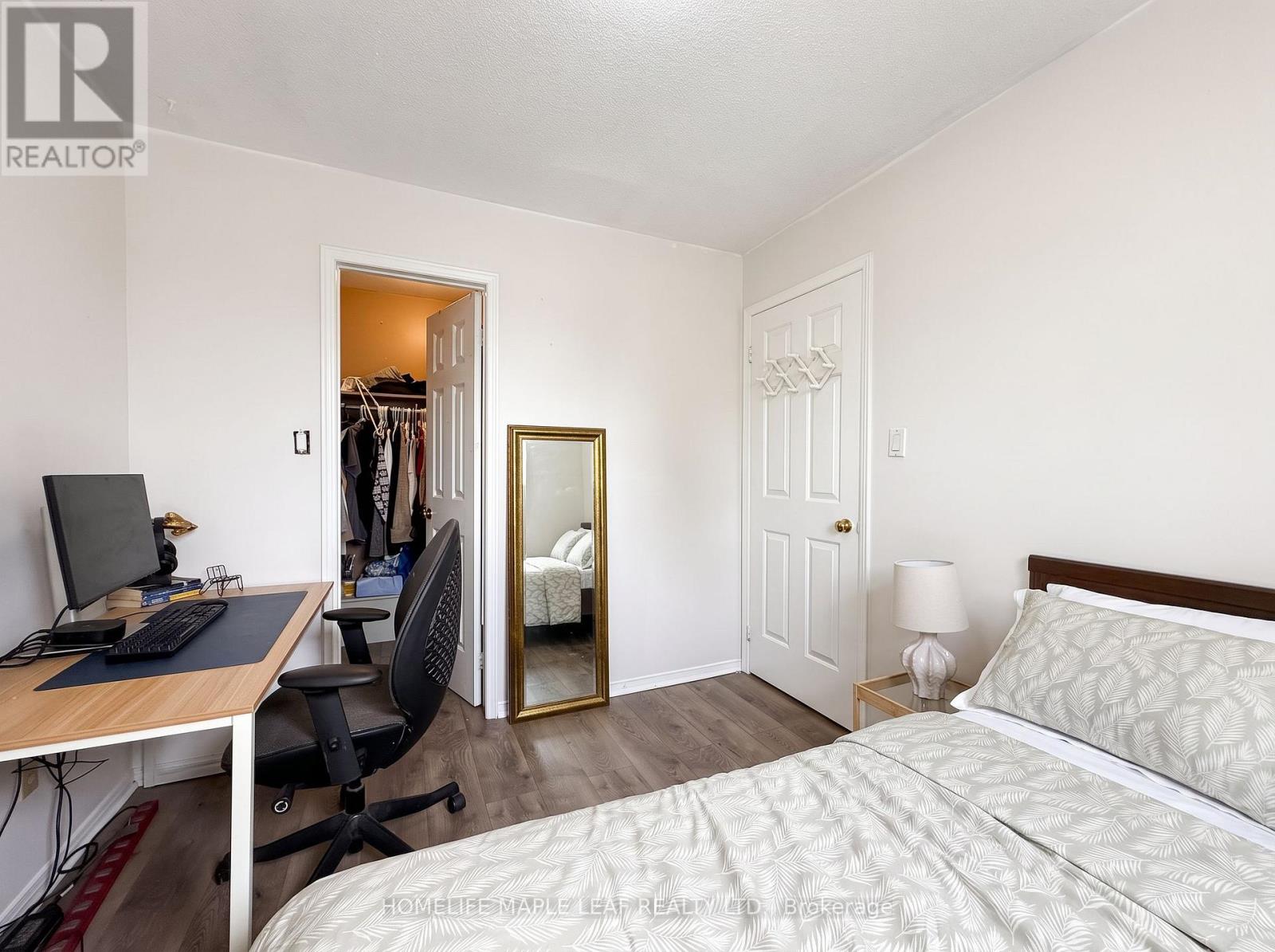 12 GILES COURT - Image 28