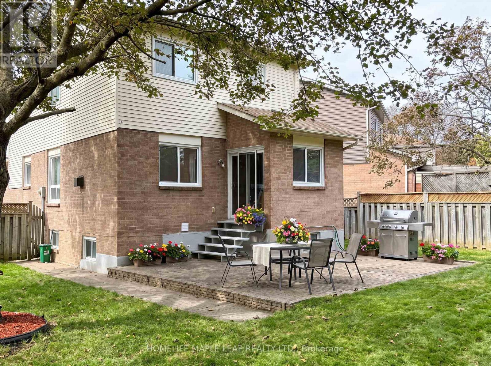 12 GILES COURT - Image 43