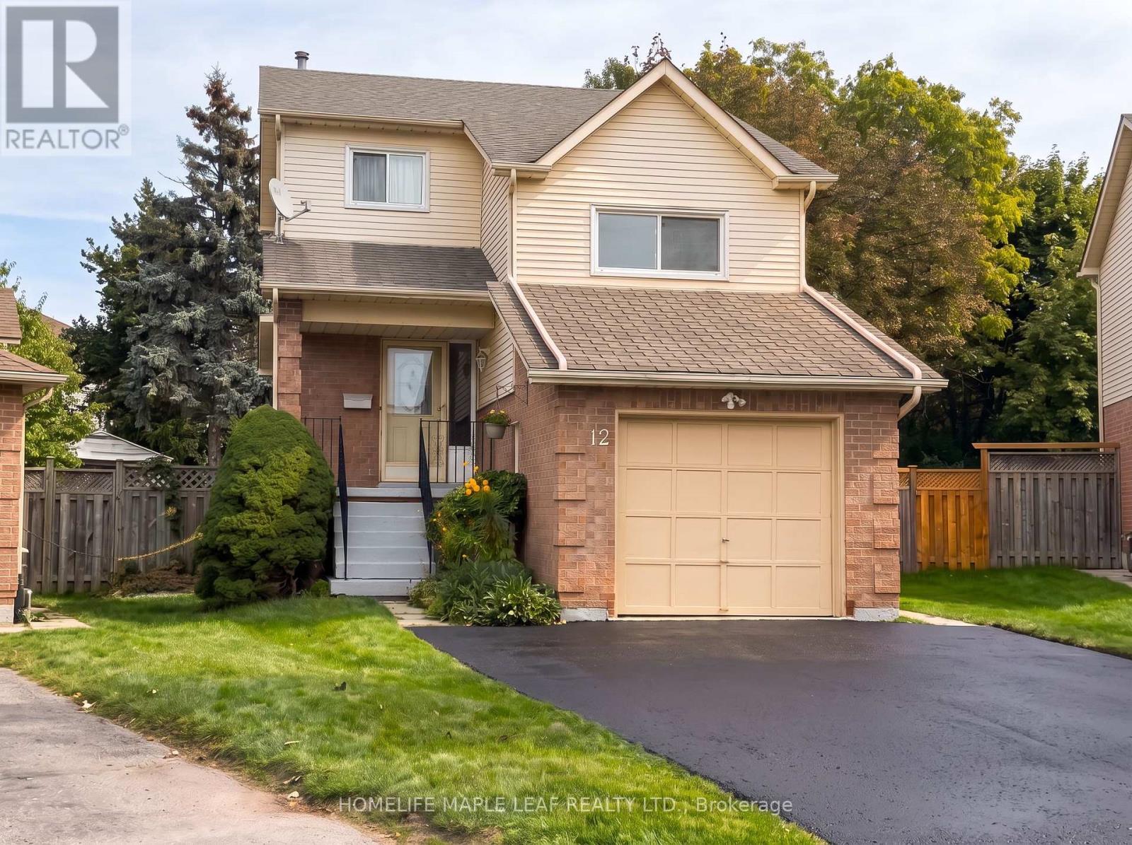 12 Giles Court, Whitby (Blue Grass Meadows), Ontario, L1N8T5, Whitby (Blue Grass Meadows), Ontario — photo 5 of 5