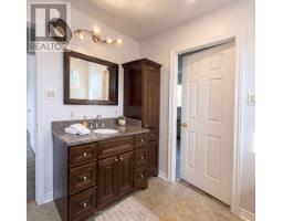 12 Giles Court, Whitby, ON L1N8T5 Photo 25