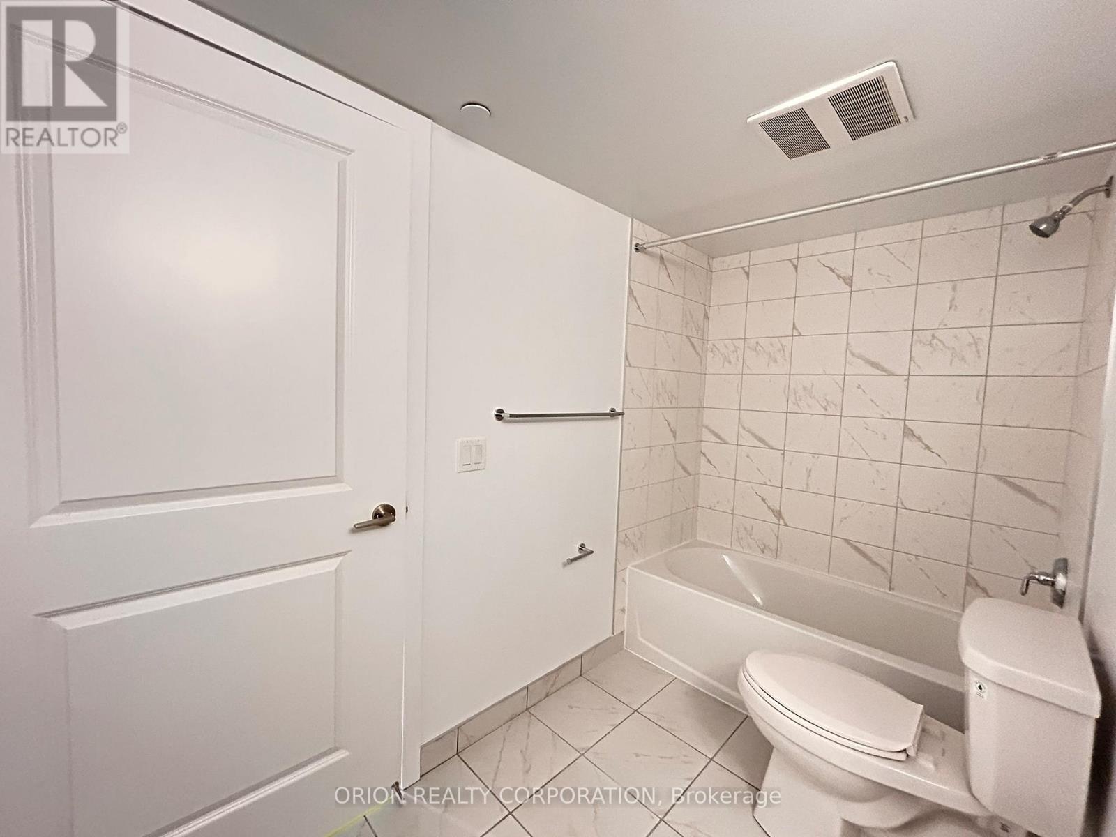 1004- 1435 Celebration Drive, Pickering, ON photo 10