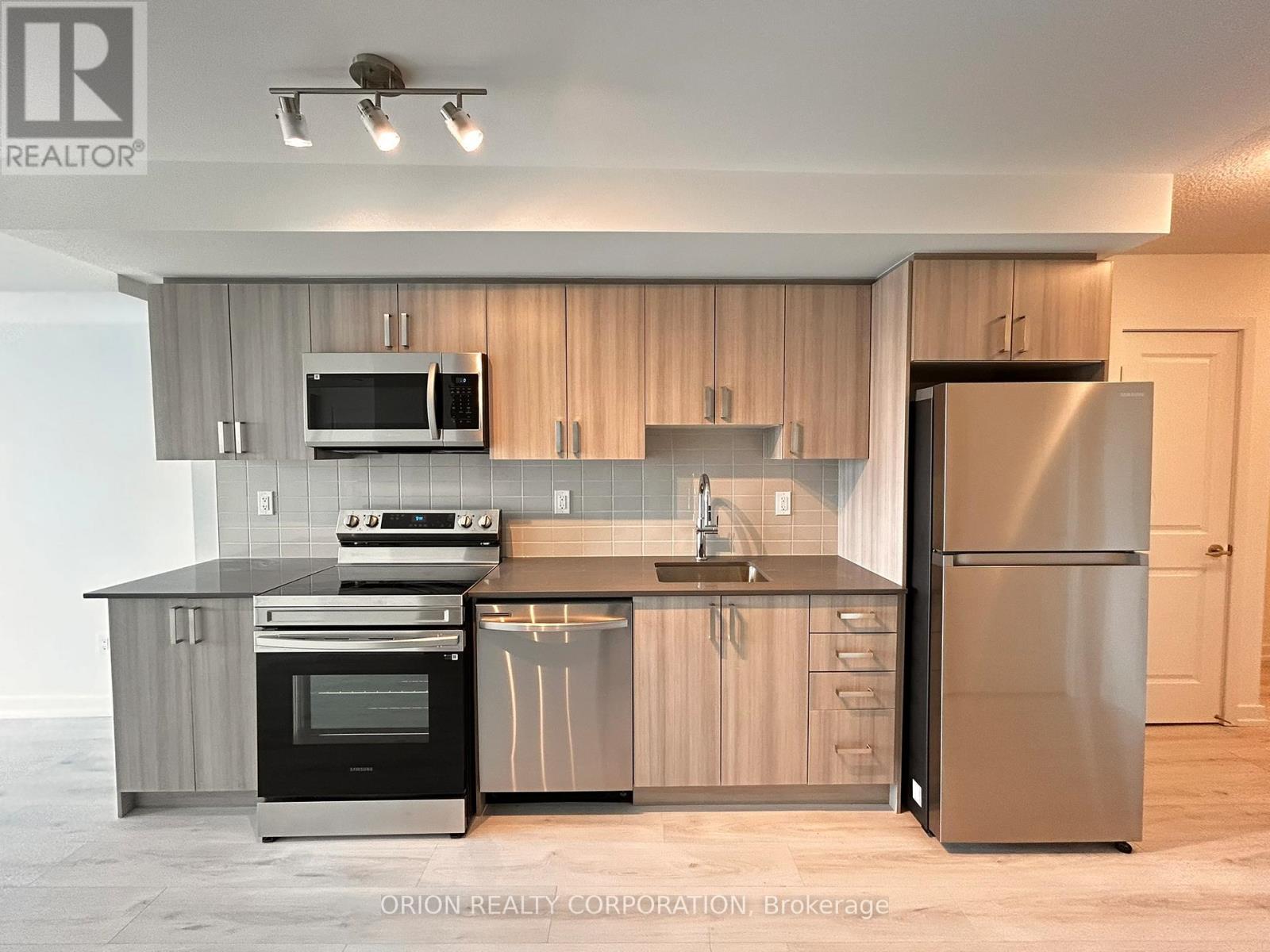 #1004 1435 Celebration Drive, Pickering (Bay Ridges), Ontario, L1W0C4, Pickering (Bay Ridges), Ontario — photo 2 of 5