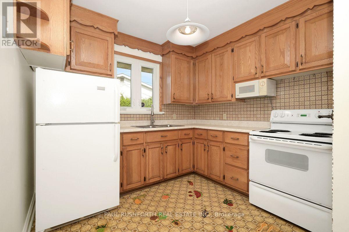 41 CAPILANO DRIVE - 14