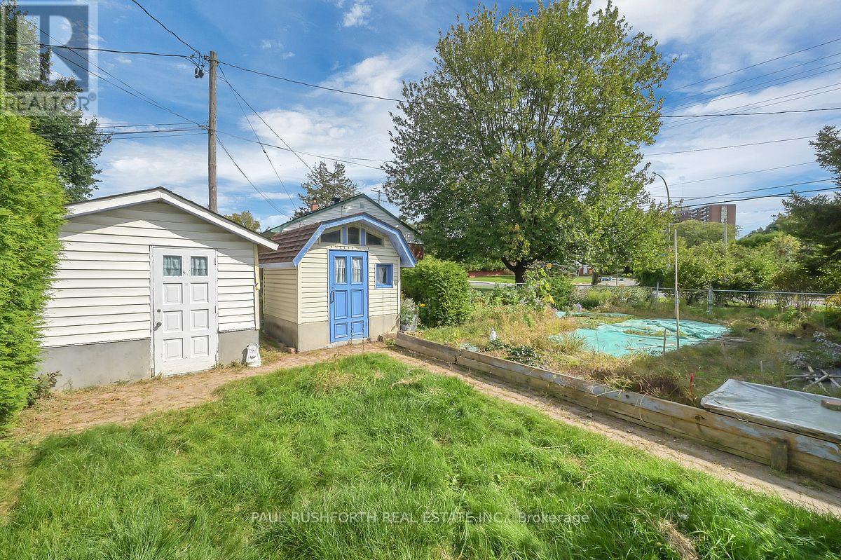 41 CAPILANO DRIVE - Image 27