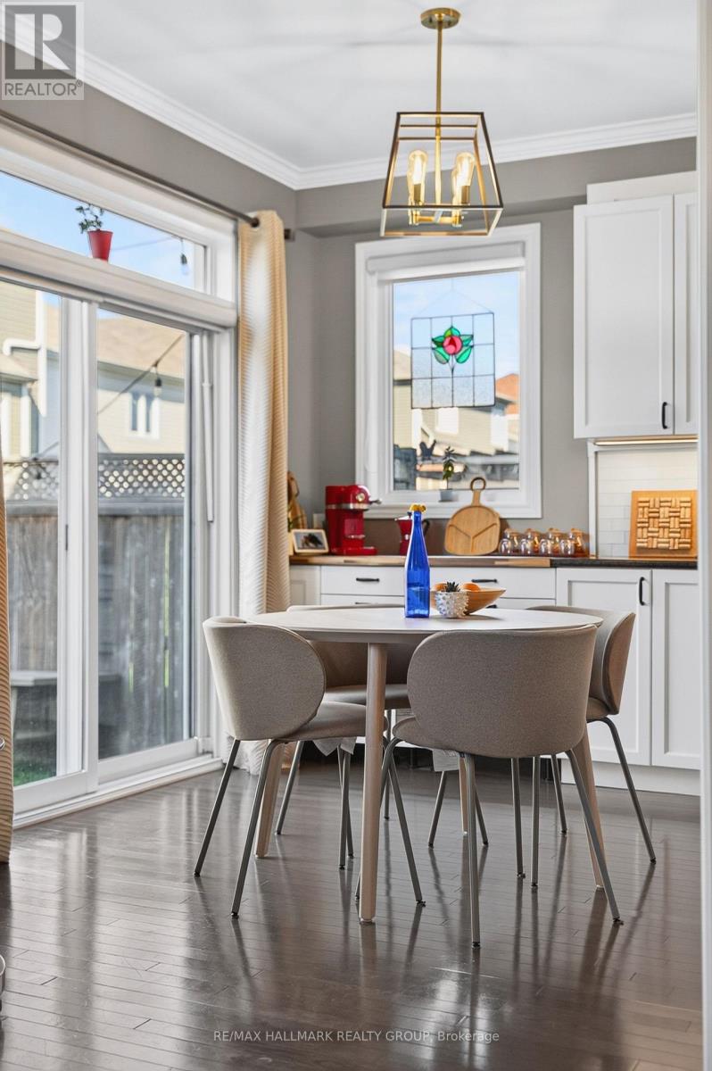 556 SUNLIT CIRCLE - Image 19