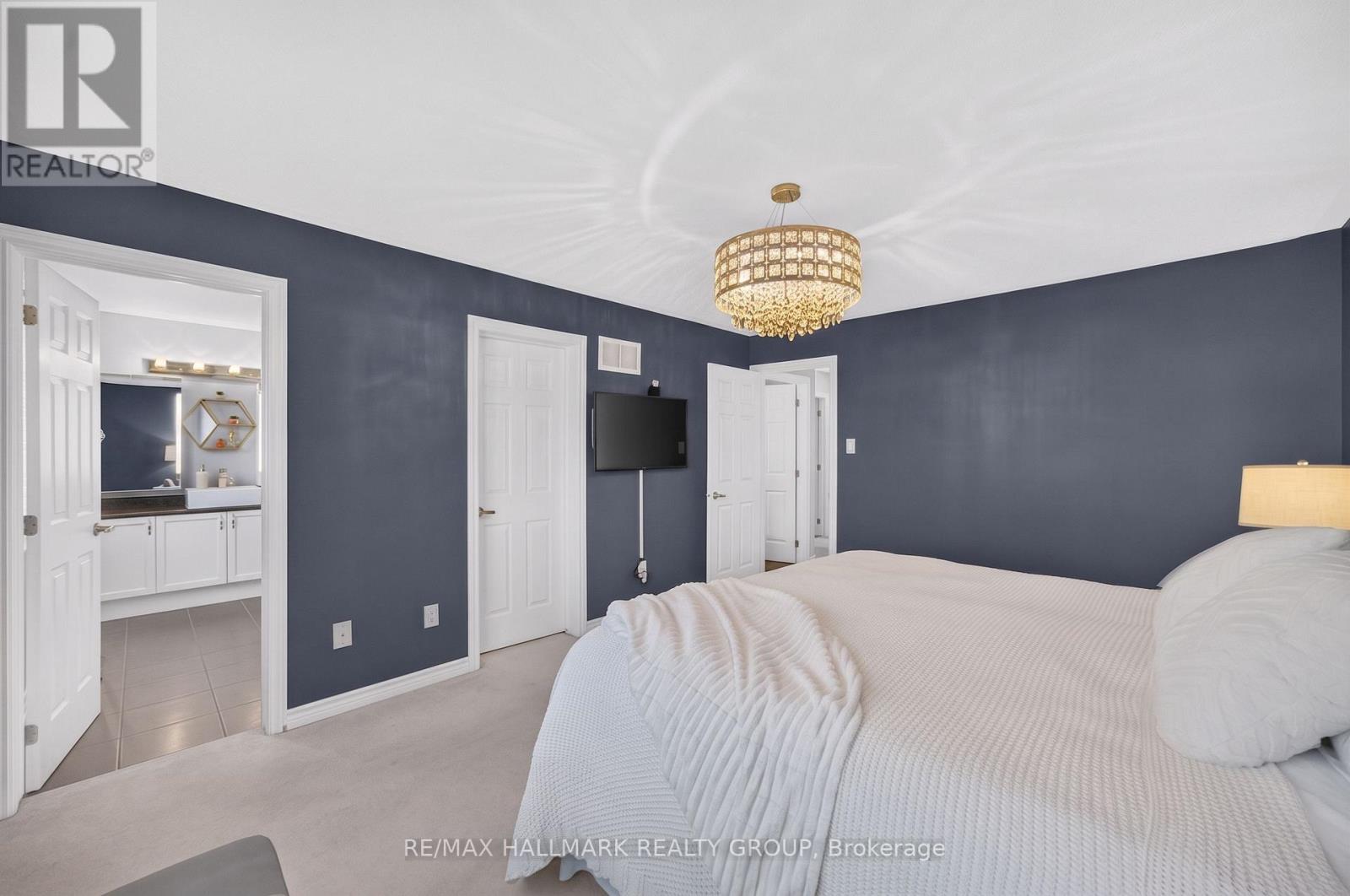 556 SUNLIT CIRCLE - Image 27